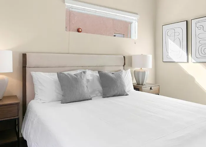 Landing Modern With Amazing Amenities Apartment *