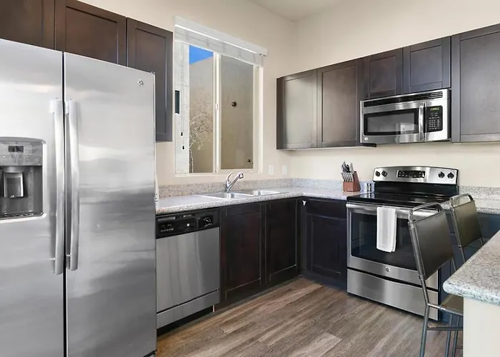 Landing Modern With Amazing Amenities Tucson