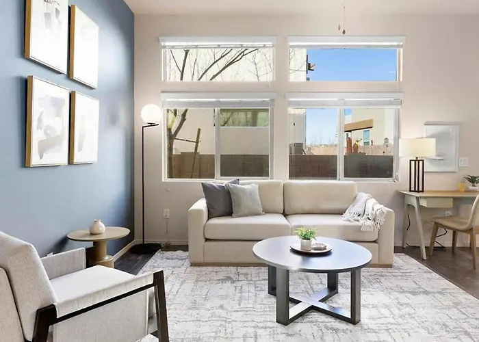 Landing Modern With Amazing Amenities Apartment