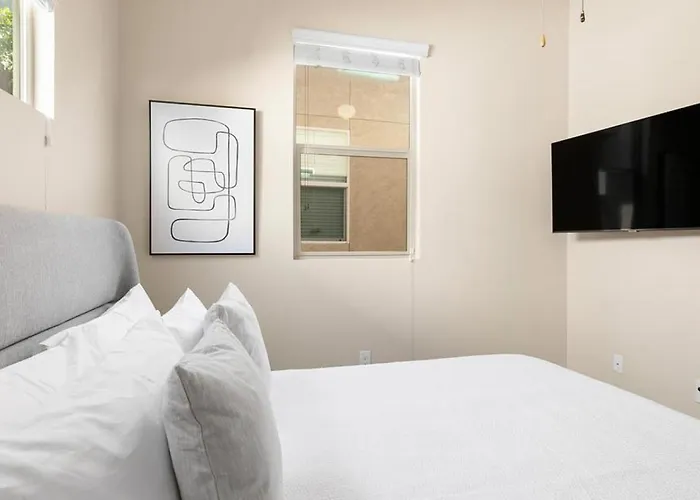 Landing Modern With Amazing Amenities Tucson