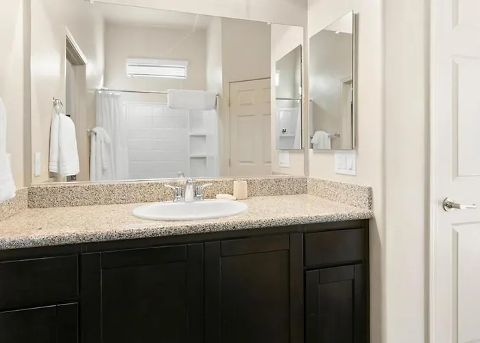Landing Modern With Amazing Amenities Apartment Tucson