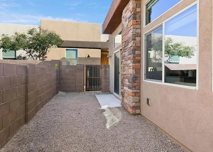 Landing Modern With Amazing Amenities Tucson